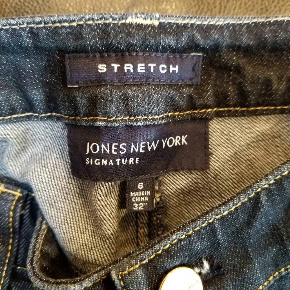 Jones New York Jeans Women's 6 Blue Bootcut Mid Rise Dark Wash Beaded Stretch